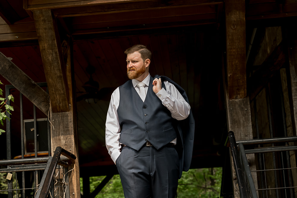 groom portrait during mini groom prep session
