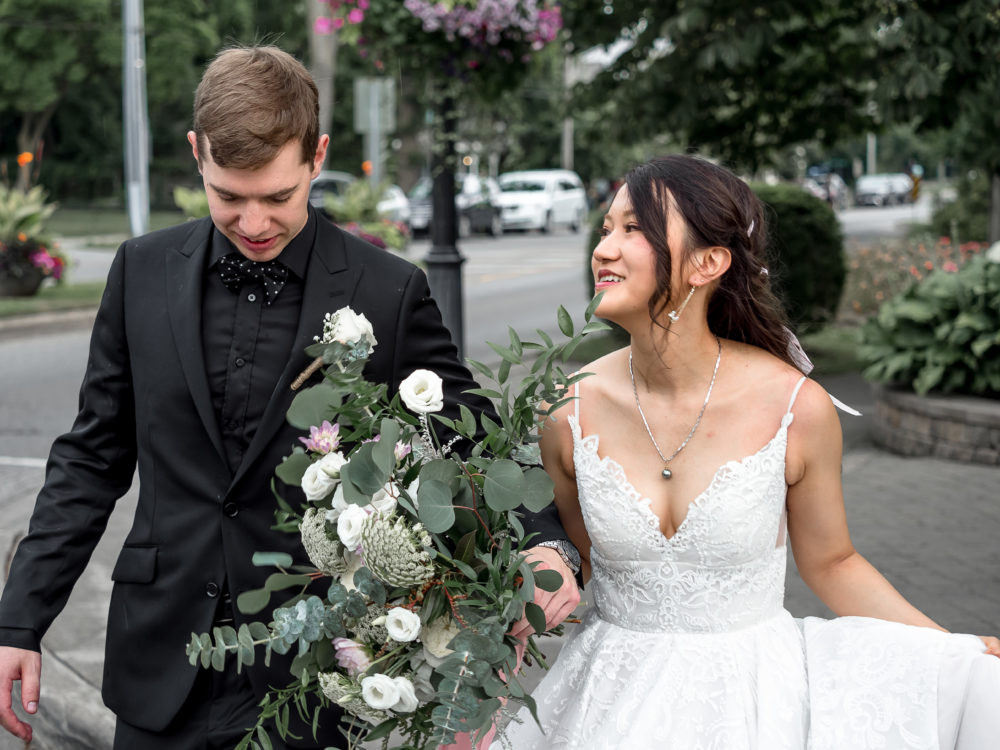 bride groom walking in niagara