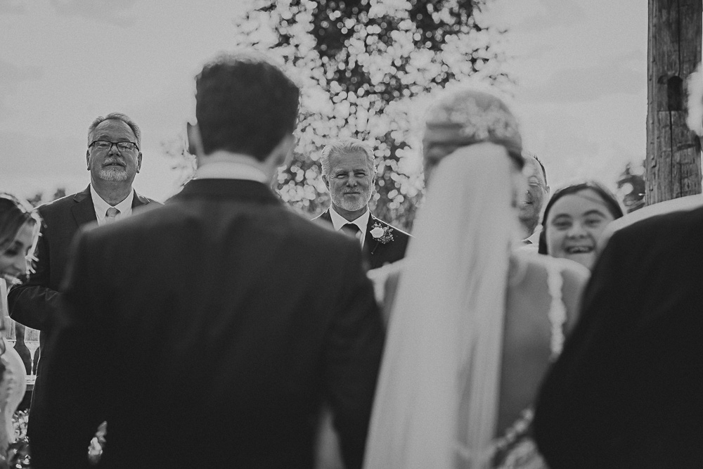 groom seeing bride walk down the aisle