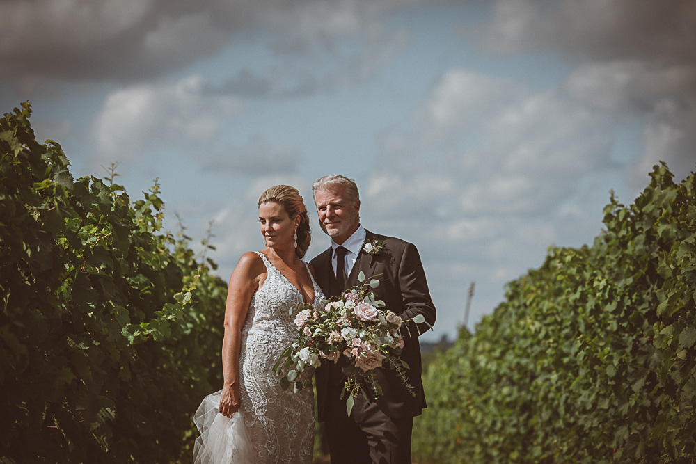 bride groom in vineyard at Adamo