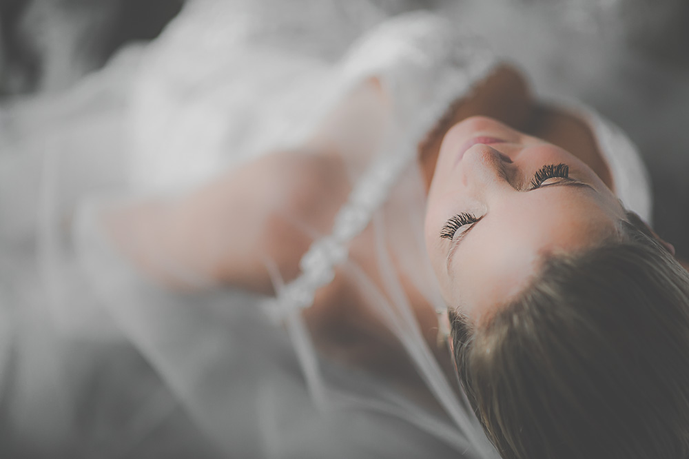 bridal portrait with window light and 85mm