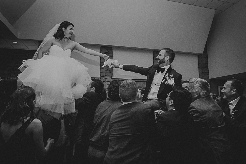 the hora jewish dance at reception