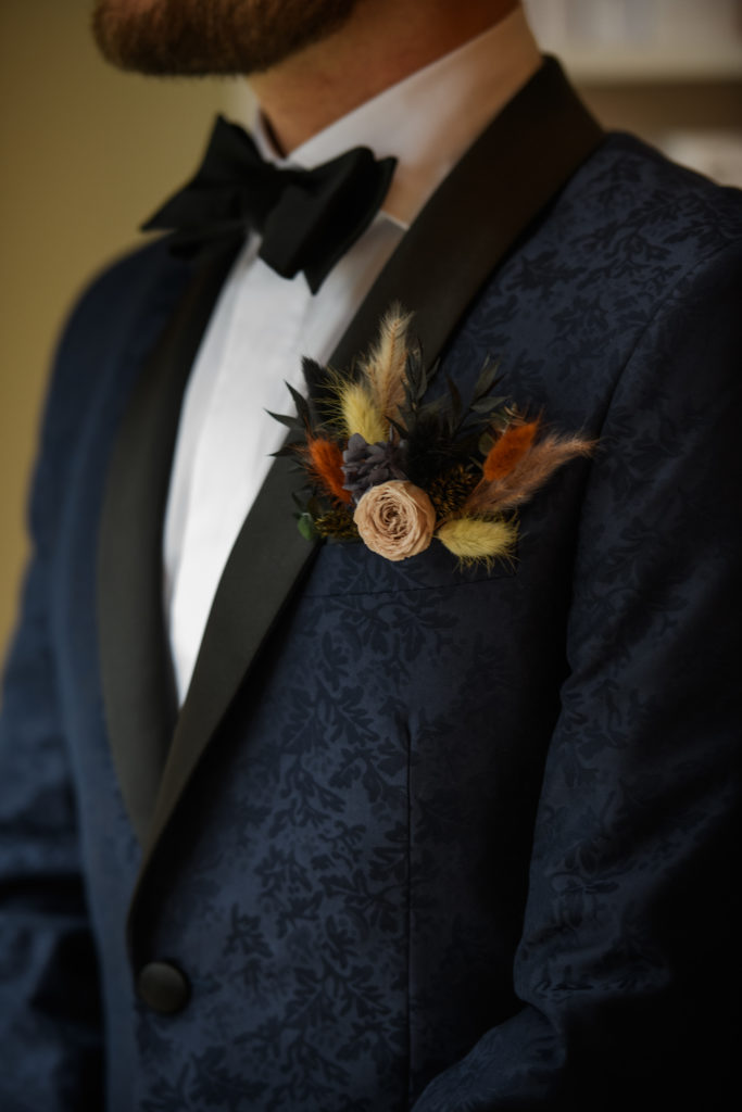 grooms boutonniere